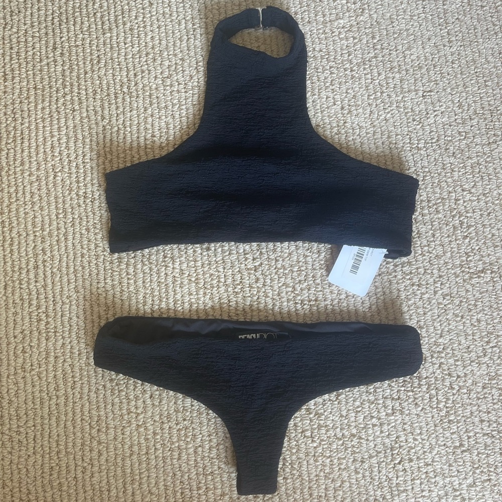 BEACH RIOT / STONE COLD FOX bikini set